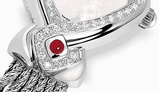 Infinity steel cascade : Montre luxe en acier sertie de 50 diamants, bracelet argent Infinity steel cascade : Montre en acier sertie avec 50 diamants, cadran nacre blanche, aiguilles nickelées, cabochon en acier avec un ruby, bracelet cascade en argent 925