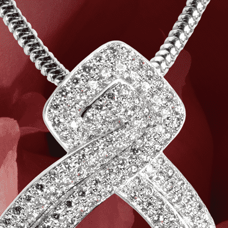 Pendentif : Or gris serti de 165 diamants