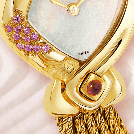 A branch of blossoms enhanced by ten pink sapphires captivates the woman who chooses this delicately engraved and gem-set DELANCE "Yuka" watch. The ruby at six o’clock gracefully echoes the sapphires, in total harmony.