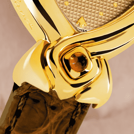 La montre DELANCE "Cognac" a été créée pour Ambre, une native de Cognac, fille de vignerons. Elle symbolise par ses couleurs la spécialité de son terroir. Vivant maintenant au pays des Helvètes, sa montre la relie symboliquement à ses racines.